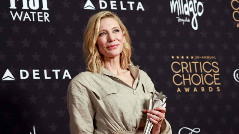 Blanchett critica premios "patriarcales" al recoger galardón a mejor interpretación