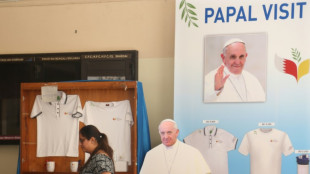 Los católicos se preparan para la primera visita del papa en Baréin