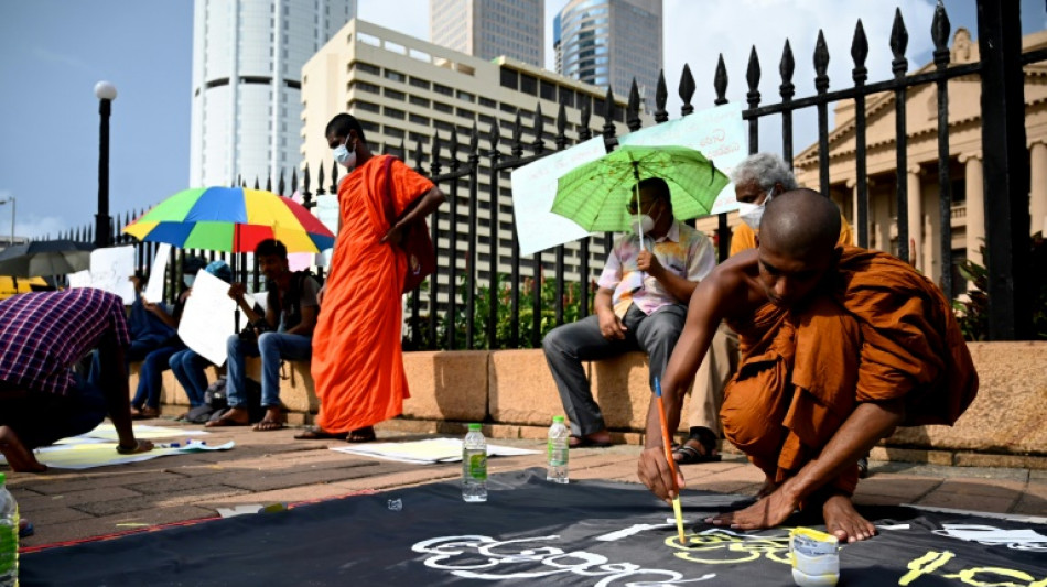 Bankrupt Sri Lanka asks citizens abroad to send home cash