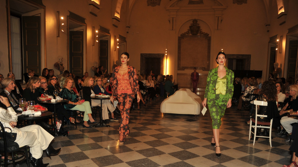 La couture anni '50 di Flavia Padovan sfila a Palazzo Talia