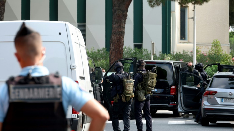 France arrests terror suspect over fire attack on synagogue