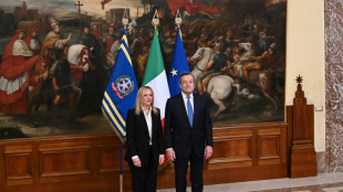 Giorgia Meloni, primera mujer en dirigir Italia, asume oficialmente su cargo