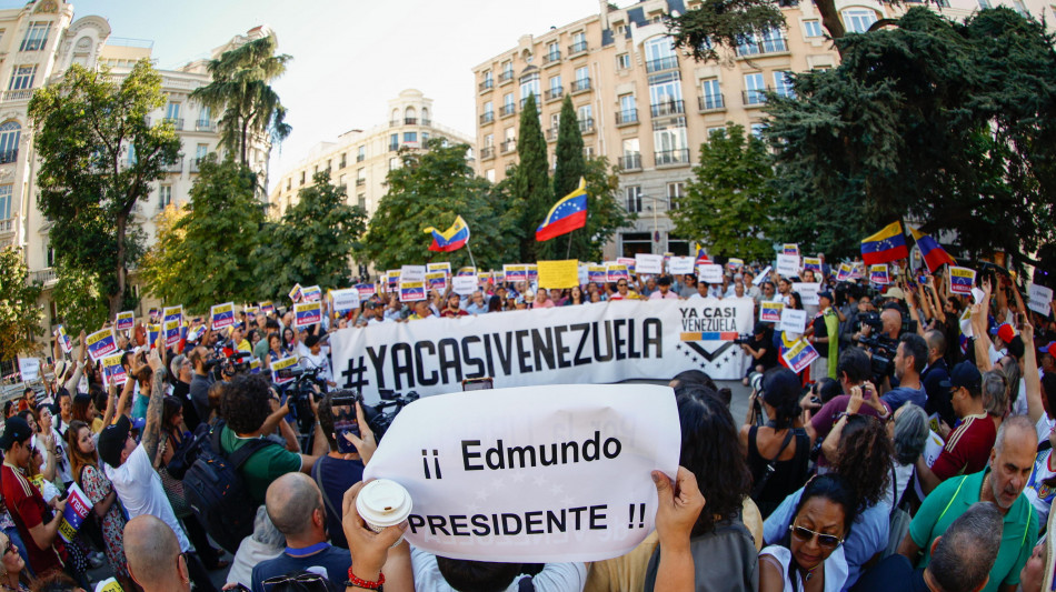 González ai venezuelani in piazza a Madrid, 'non vi deluderemo'