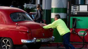 Cuba aplaza aumento de más de 500% del precio del combustible