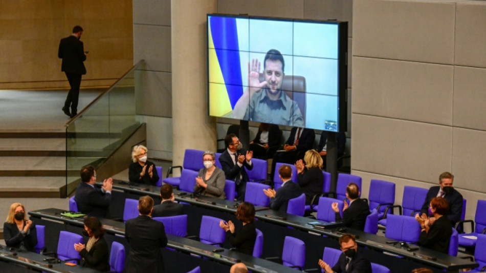 Selenskyj: Scholz muss Führungsrolle zum Schutz der Ukraine übernehmen