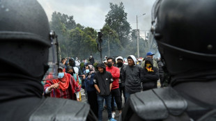 Nuevos choques con manifestantes en Ecuador y el presidente habla de intento golpista