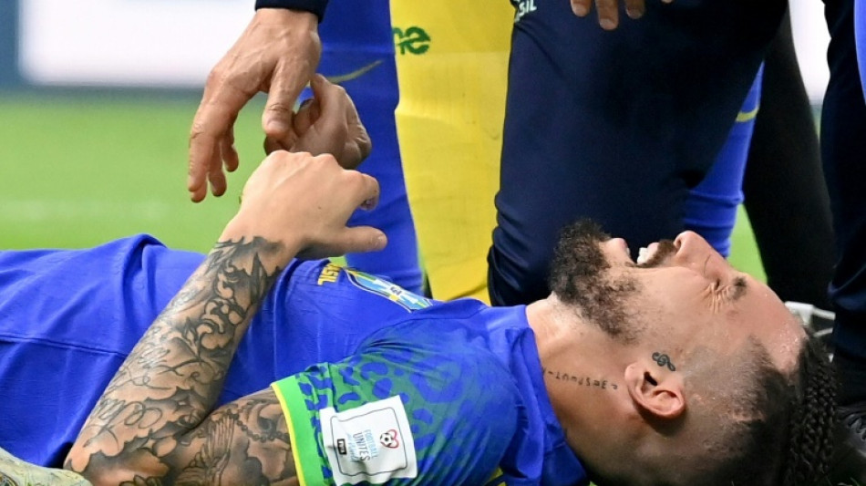 Los brasileños Gabriel Jesus y Alex Telles, fuera del Mundial de Catar