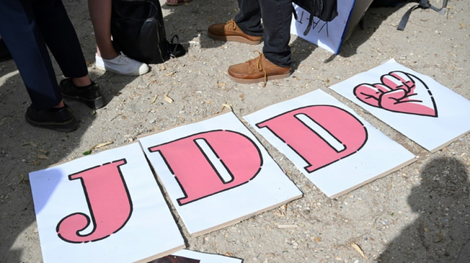 Greve de jornalistas do veículo francês JDD completa 28 dias