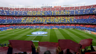 World record 91,553 see Barca make Champions League semis, PSG down Bayern