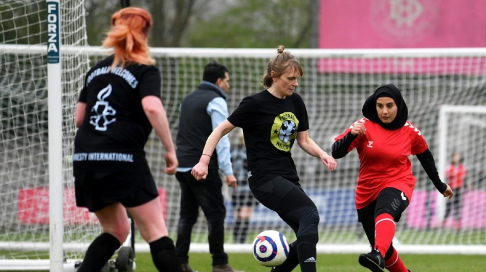 Après avoir fui l'Afghanistan, des footballeuses exercent leurs "droits humains" sur un terrain anglais