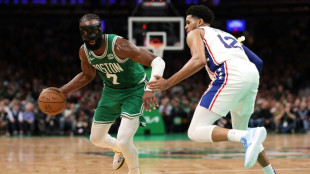 Los Celtics dan una paliza a los Sixers 121-87 y emparejan la serie semifinal del Este 1-1