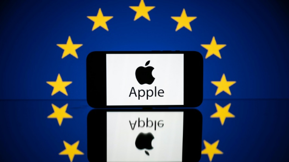 Servicios de Apple y Microsoft escaparán a la regulación reforzada en la UE