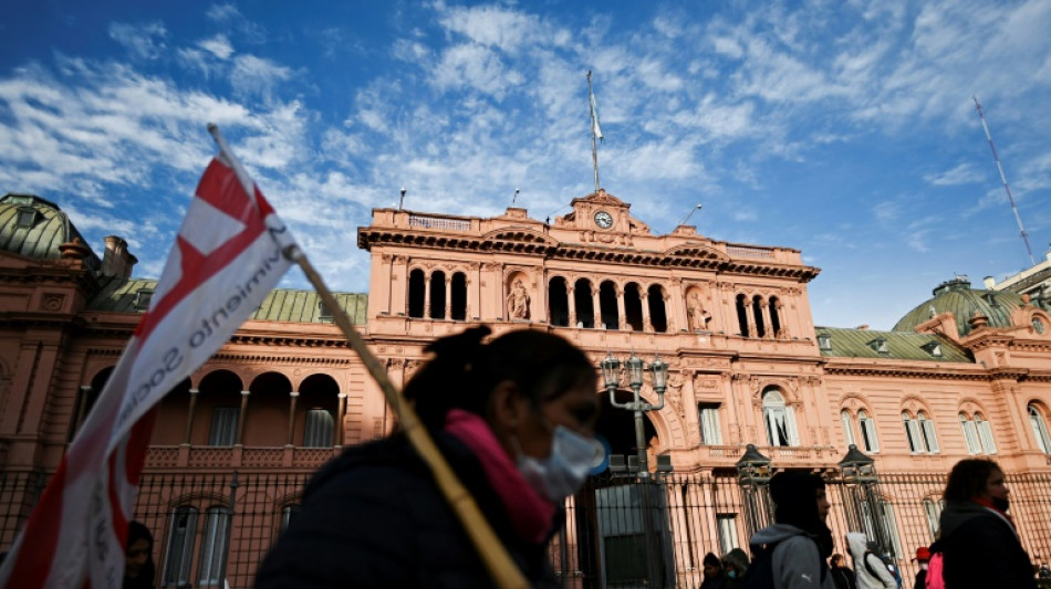 Organizaciones sociales exigen ayudas contra la inflación en Argentina