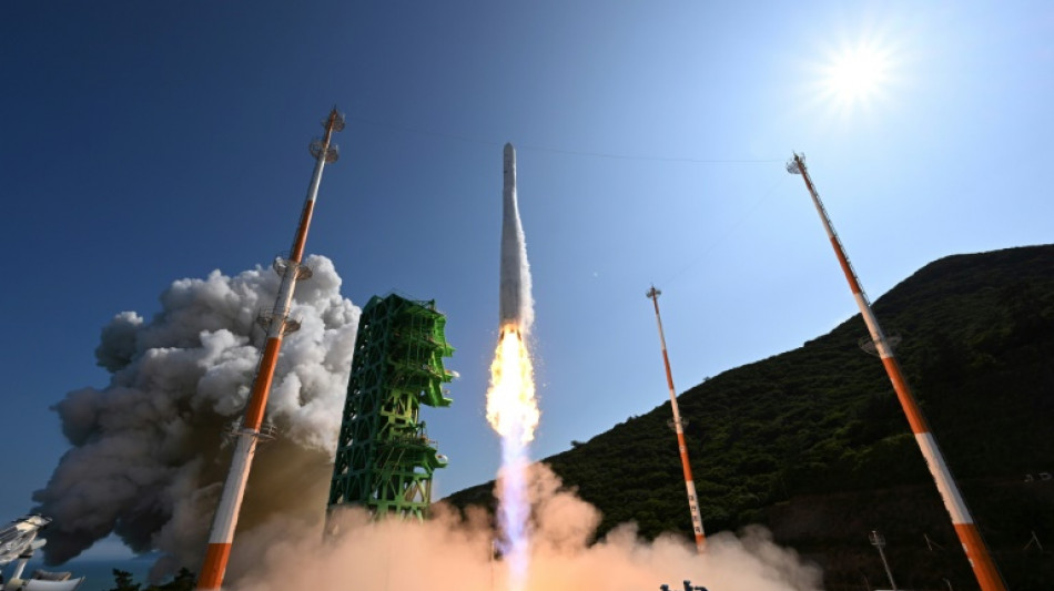 Corea del Sur completa con éxito el lanzamiento de un cohete espacial de fabricación propia