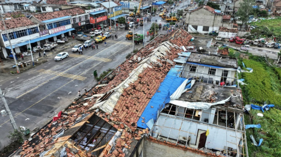 Tornado in eastern China kills 10, hundreds relocated