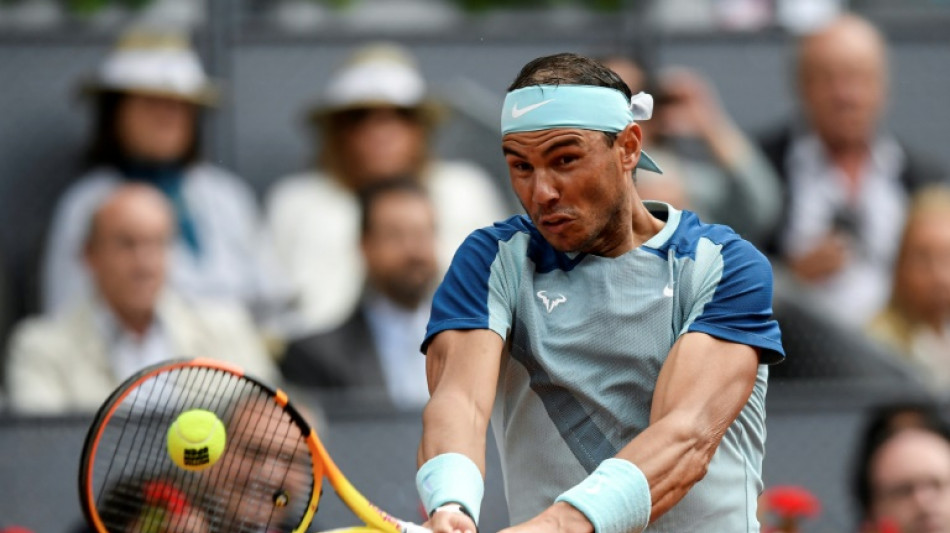 Nadal pasa a octavos en Madrid en su regreso tras seis semanas de baja