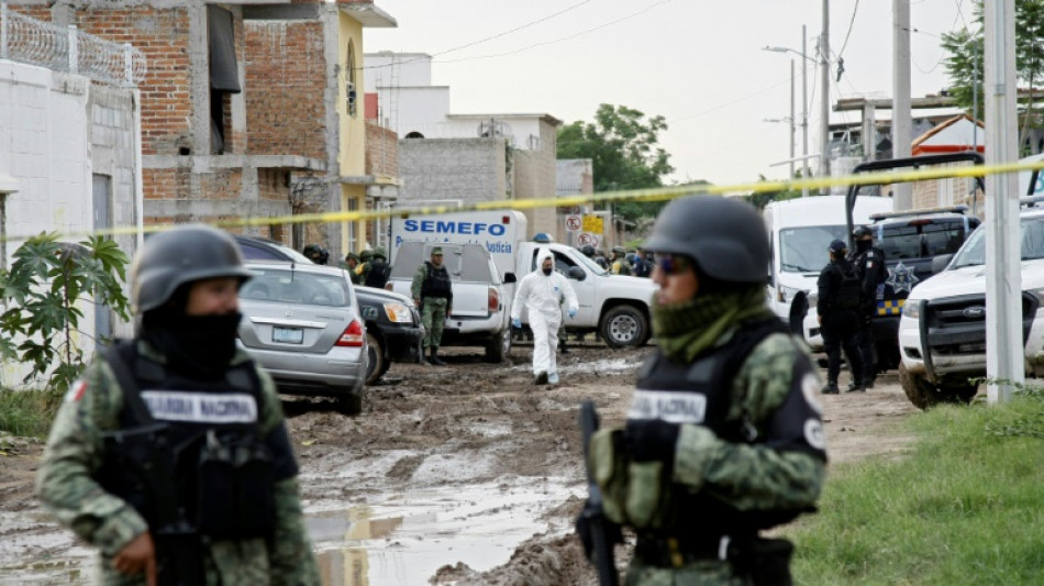 Doce personas asesinadas en un ataque a un bar en el centro de México