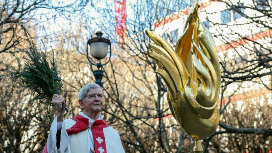 Notre-Dame retrouve son coq, nouveau marqueur de sa renaissance