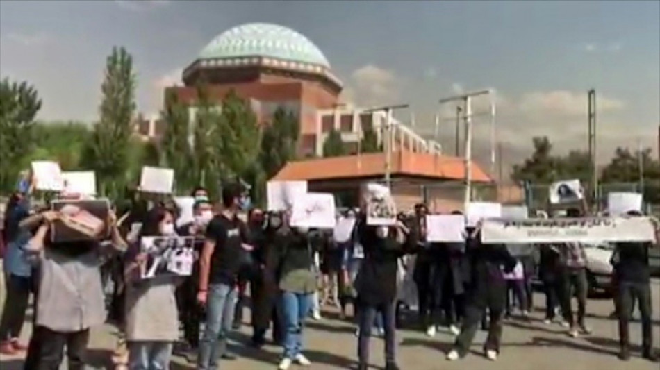 Proteste an Universitäten nach Tod von junger Frau im Iran