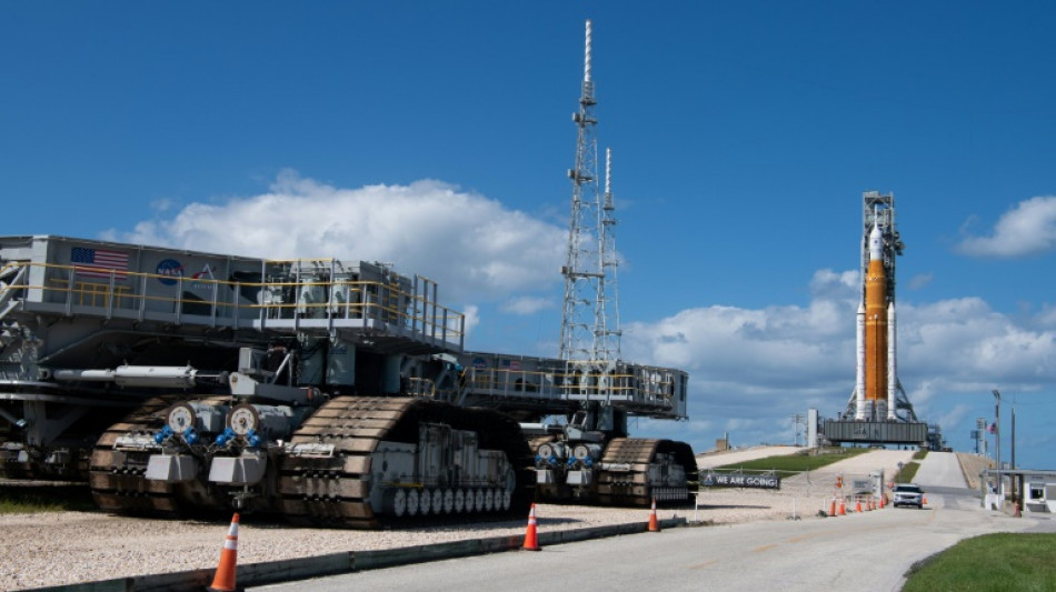 Un ouragan force la Nasa à rentrer sa fusée pour la Lune, lancement encore reporté