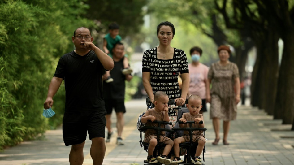 China anuncia beneficios a las familias para relanzar la natalidad