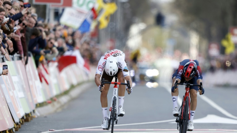 Kwiatkowski wins Amstel Gold classic in photo finish 'confusion'