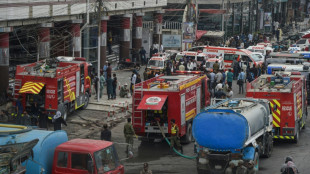 Al menos 11 muertos en el incendio de un centro comercial en Pakistán