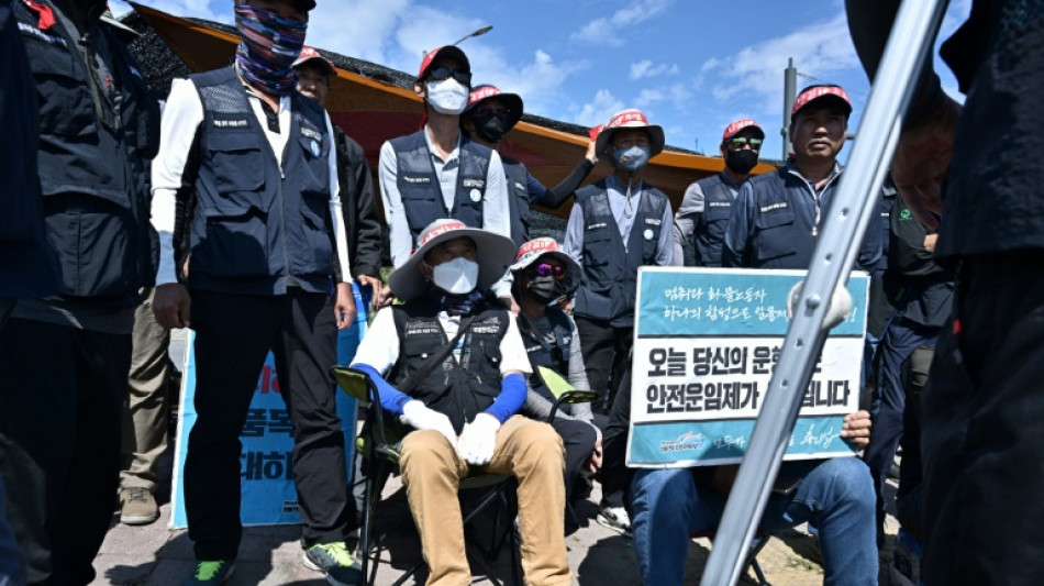 South Korean truckers end week-long strike