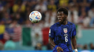 Milan contrata meio-campista americano Yunus Musah