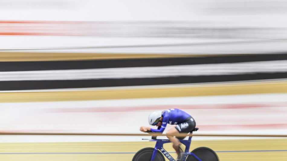 Ellen van Dijk sets cycling one hour world record 