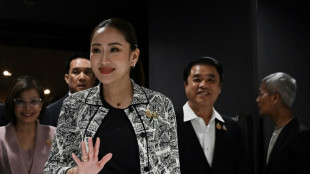 Tailandia elige a la primera ministra más joven de su historia