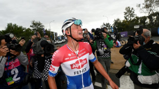 A travers la Flandre: victoire de van der Poel