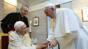 El expontífice Benedicto XVI está "muy enfermo", anuncia el papa Francisco