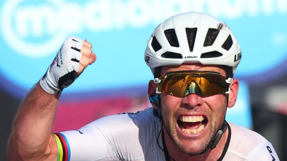 Cavendish, condecorado con el título de caballero por el rey de Inglaterra