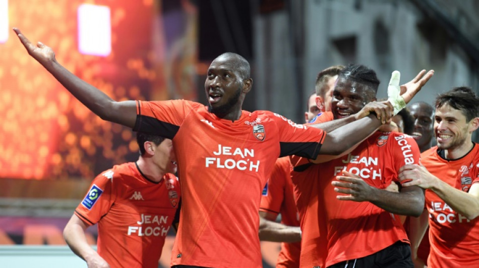 L1: Lorient renverse Saint-Etienne et s'éloigne de la zone rouge