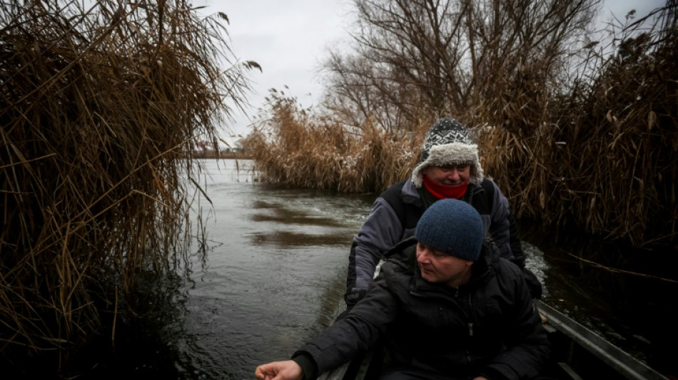 La peligrosa travesía del río Dniéper en Jersón bajo el frío y las bombas