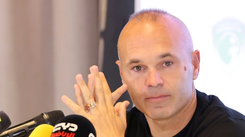 Iniesta diz que Rubiales está 'prejudicando a imagem' do futebol espanhol