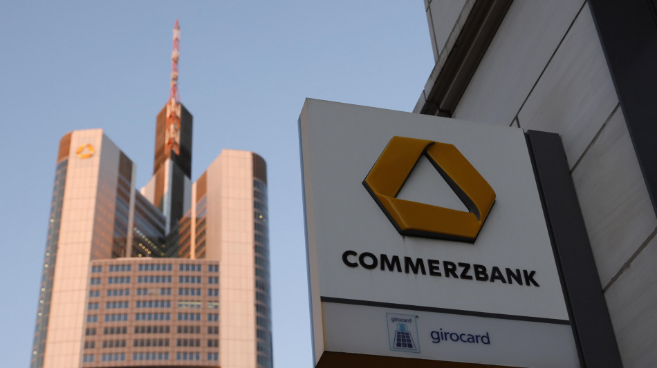 Commerzbank non si vende più, il Governo resta socio