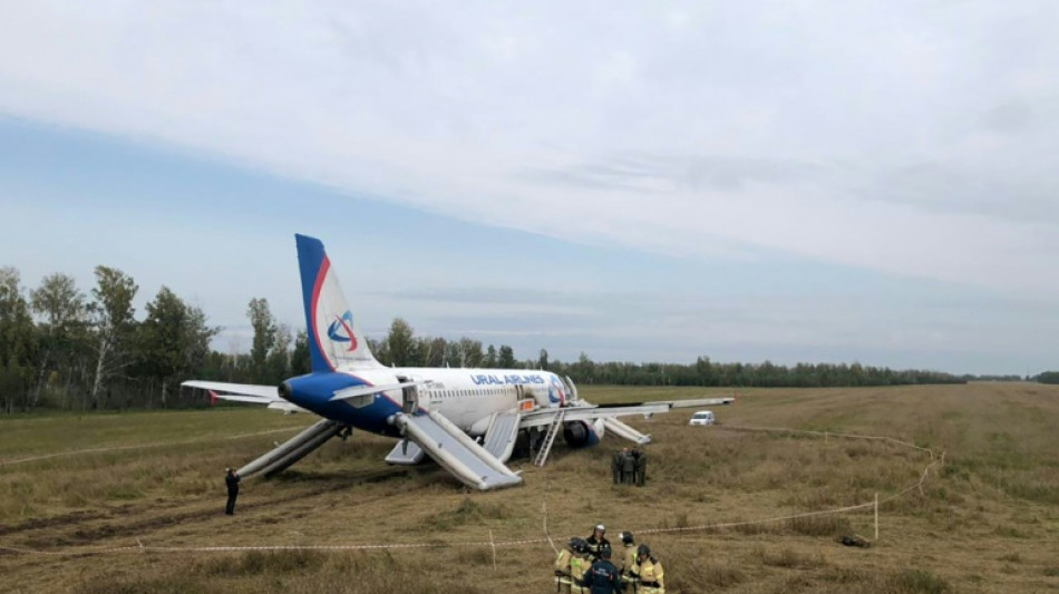 Un avión Airbus de una compañía rusa aterriza de urgencia en Siberia