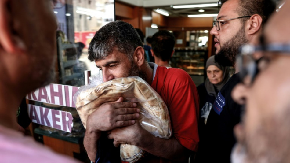 Lebanese face long 'insulting' queues to buy bread