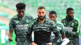 Benzema vuelve a entrenar con el grupo y se muestra listo para jugar