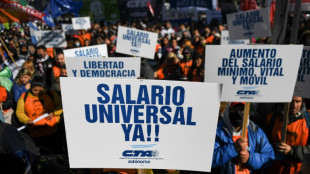 Argentine protesters demand universal living wage