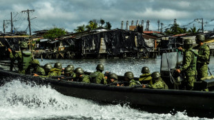 Army taking on gangs in Colombia's biggest port