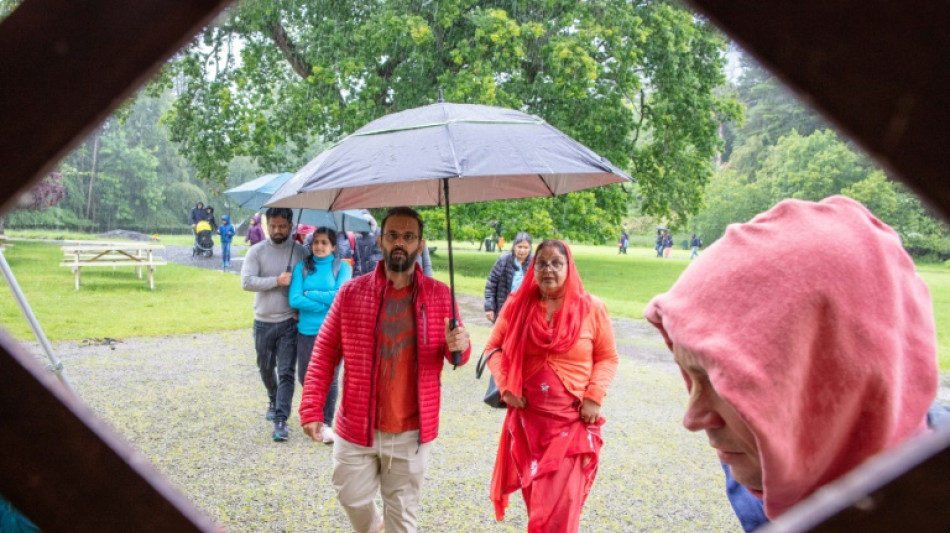 Fieles ucranianos de Hare Krishna encuentran refugio en un templo de Irlanda del Norte