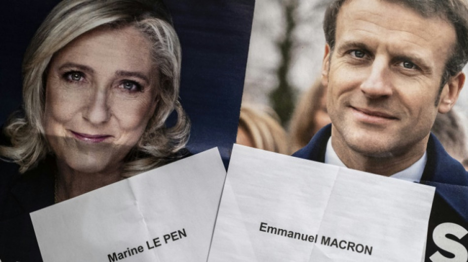 Présidentielle: jour J pour le débat télévisé, acmé du match Macron/Le Pen