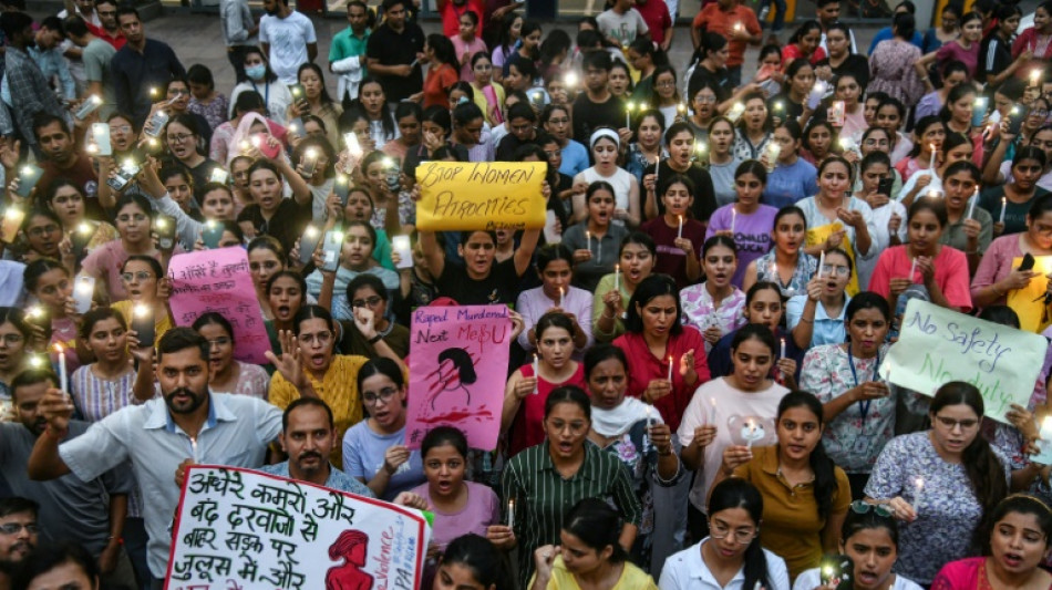 Médicos de toda India van a la huelga tras la violación y asesinato de una compañera