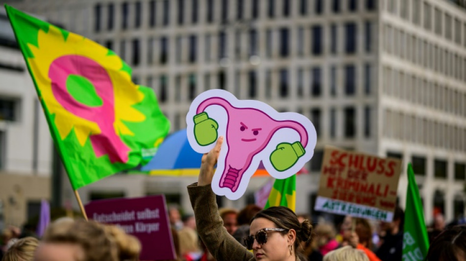 Abgeordnete stellen Gesetz zu Entkriminalisierung von Abtreibung vor