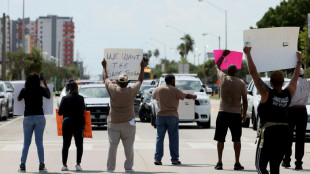 Unos 300 migrantes haitianos llegan en barco al sur de Florida