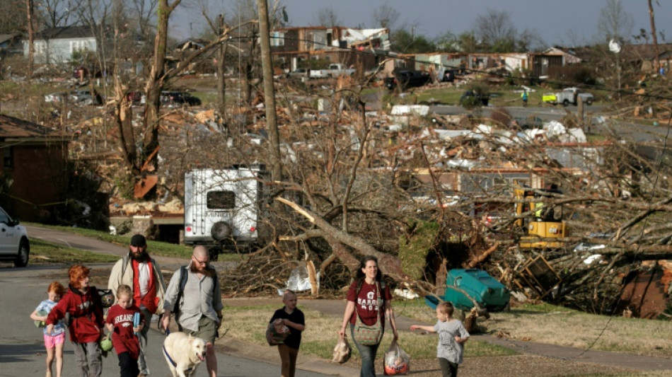 EEUU: tornado deja 3 muertos en Arkansas y tormentas matan a otros 3 en Illinois e Indiana