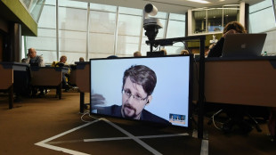 Putin otorga la nacionalidad rusa a Edward Snowden